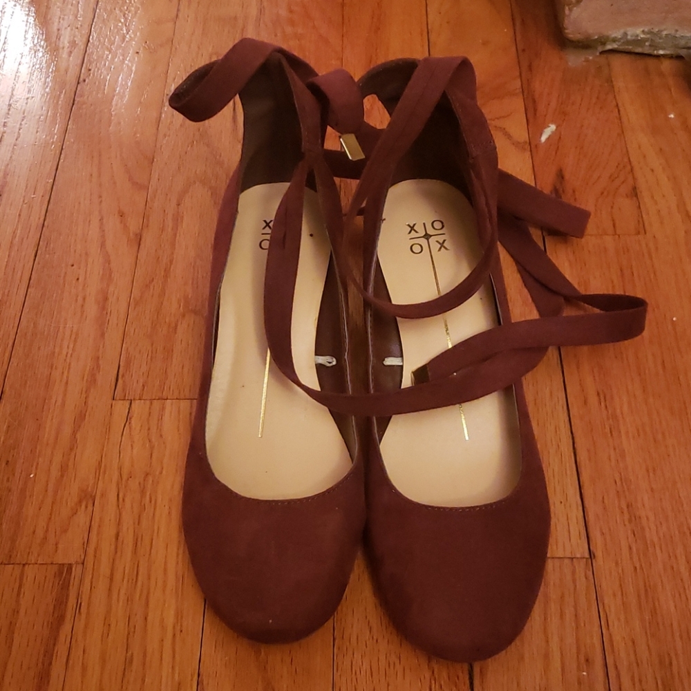 Heels with laces